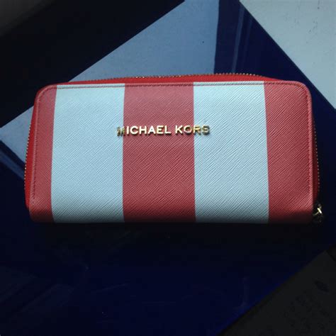 michael kors portmonee plagiat erkennen|Michael Kors bag found.